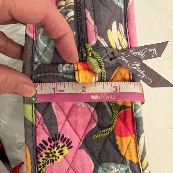 Vera Bradley Quilted Floral lunch box in Jazzy Blooms insulated - Picture 10 of 11